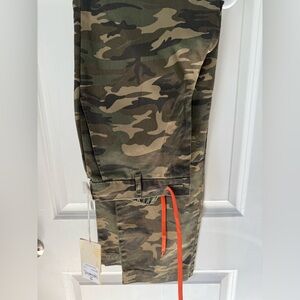 Camo Walker Hayes Pants 🔥